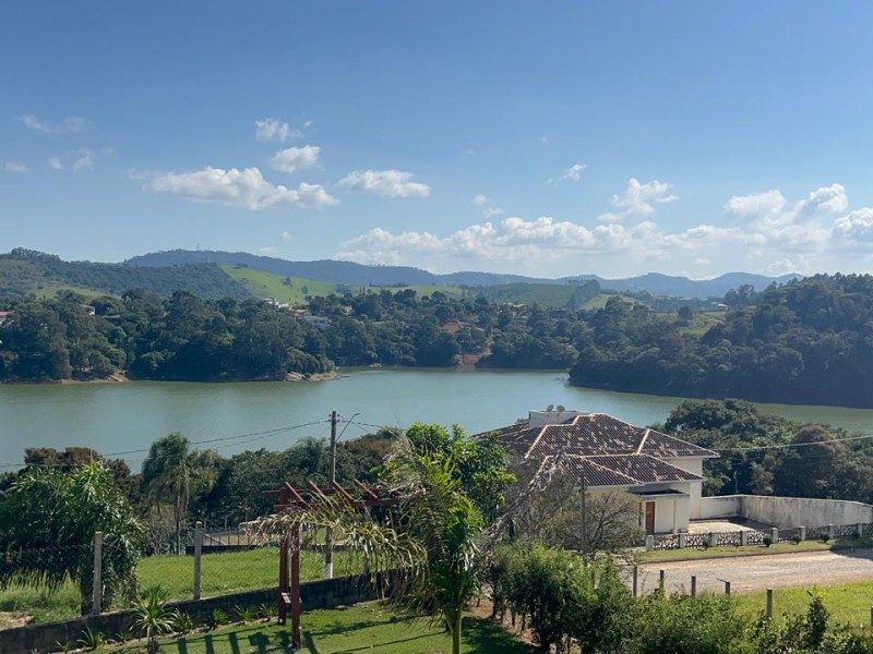 CHACARA EM CONDOMÍNIO NA REPRESA