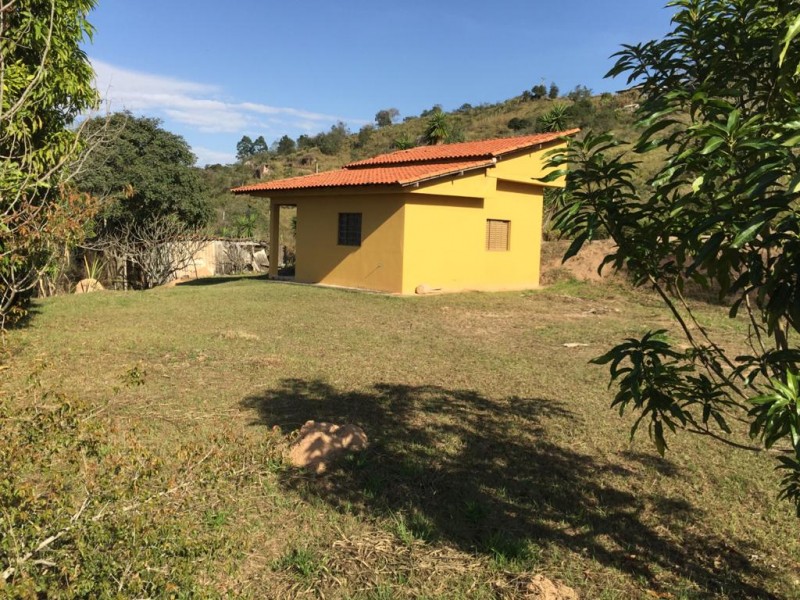 ÁREA RURAL CASA E CHALÉS