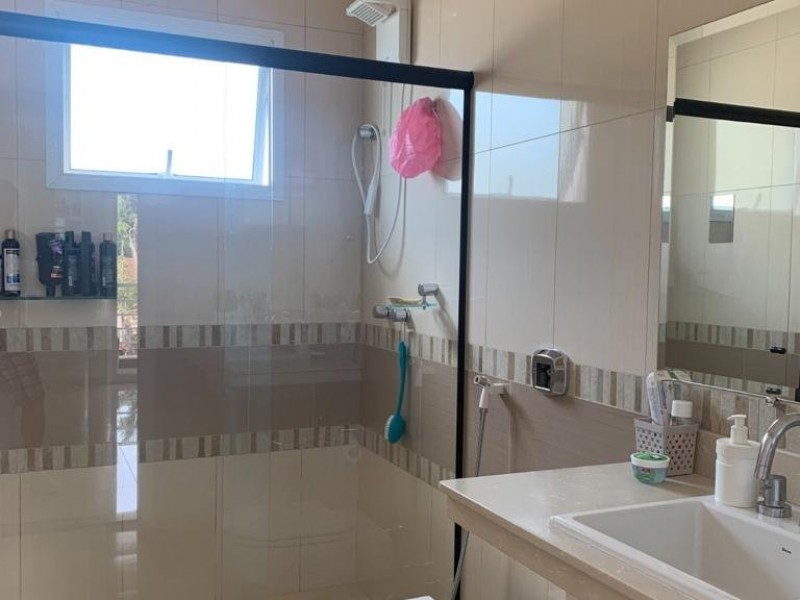 LINDA CASA COM PISCINA