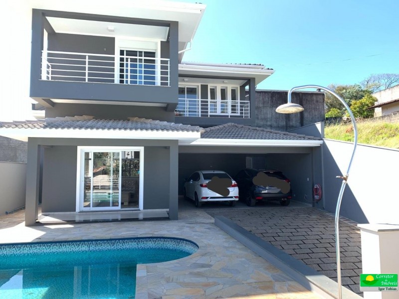 LINDA CASA COM PISCINA