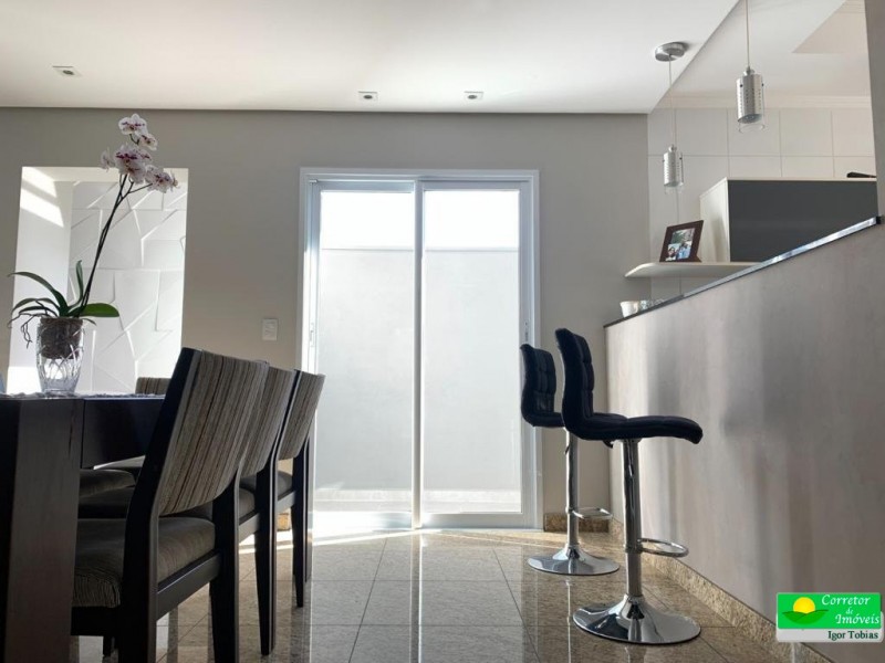 LINDA CASA COM PISCINA