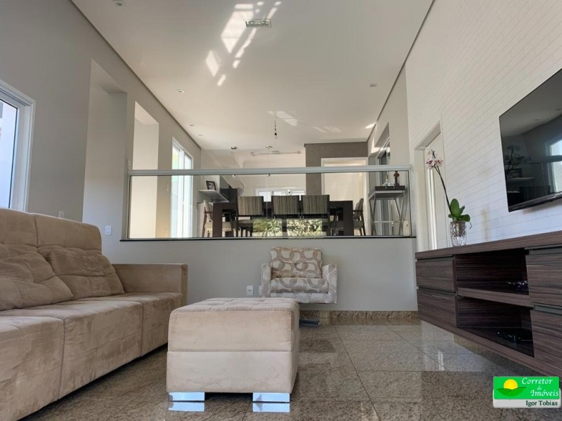 LINDA CASA COM PISCINA