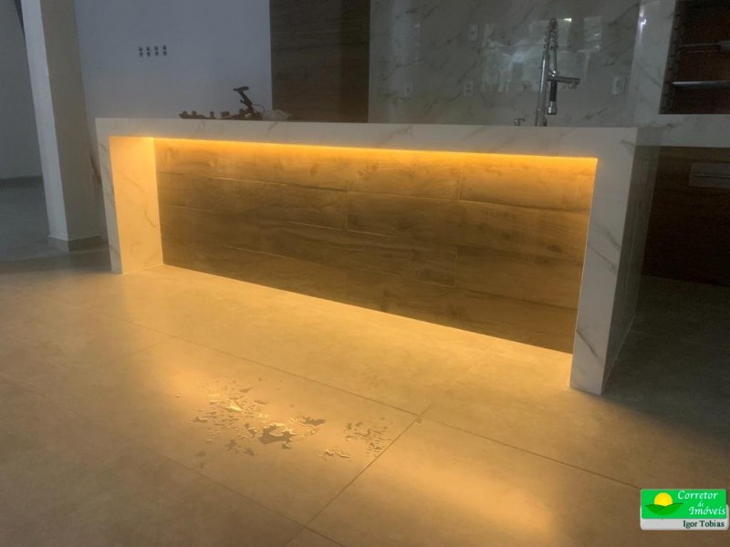 LINDA CASA COM PISCINA