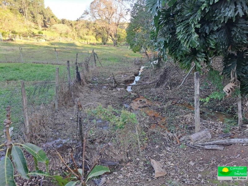 SITIO COM CÓRREGO OTIMA LOCALIZAÇÃO