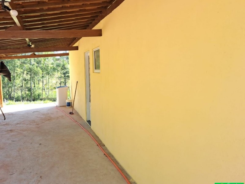 SITIO RICO EM ÁGUA