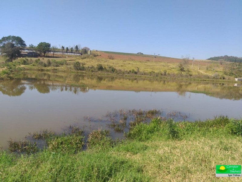 ÁREA RURAL COM REPRESA