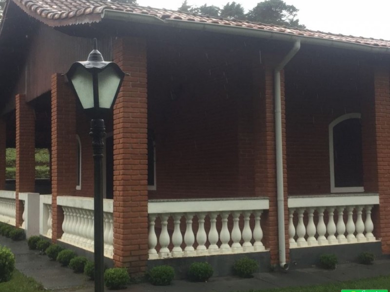 SITIO PROXIMO A CIDADE