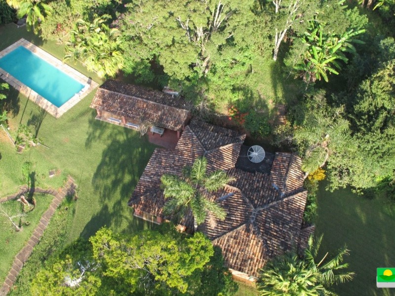 LINDA ÁREA COM MATA CASA SEDE PISCINA