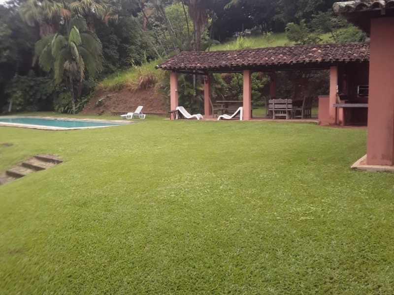 LINDA ÁREA COM MATA CASA SEDE PISCINA