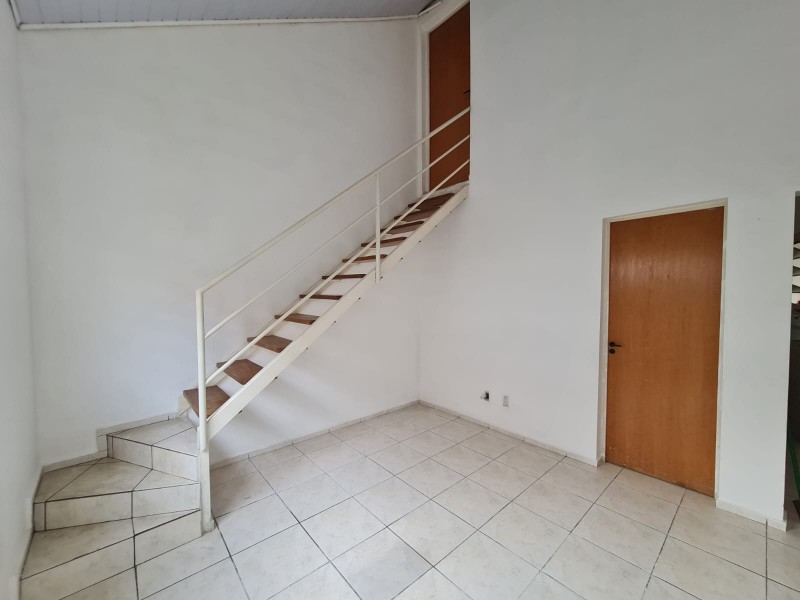 SOBRADO EM RESIDENCIAL 
