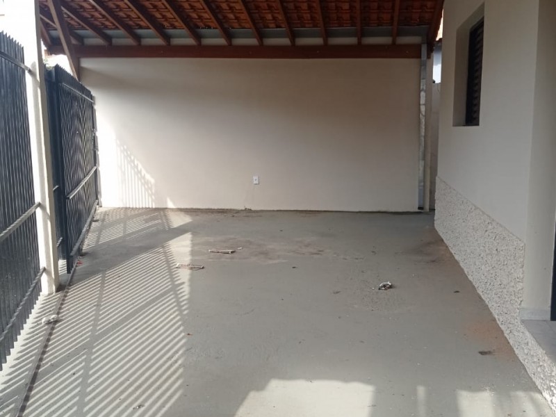 CASA TÉRREA + EDICULA