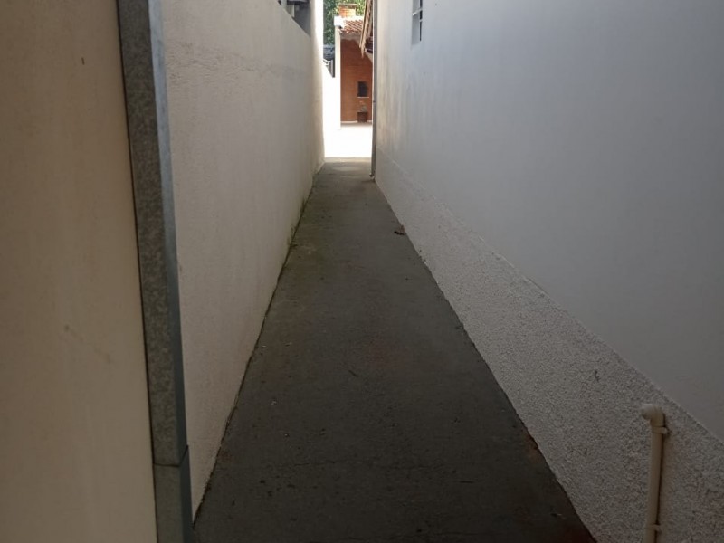 CASA TÉRREA + EDICULA