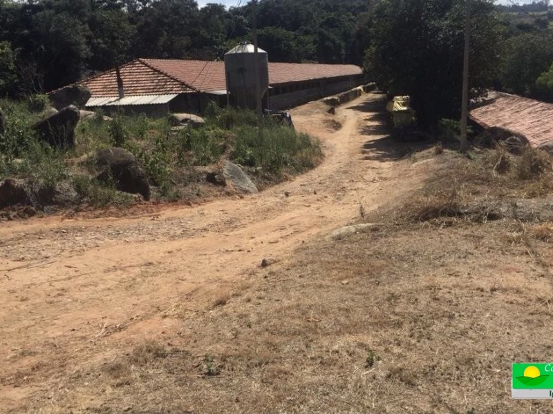 SITIO ENTRE MONTES