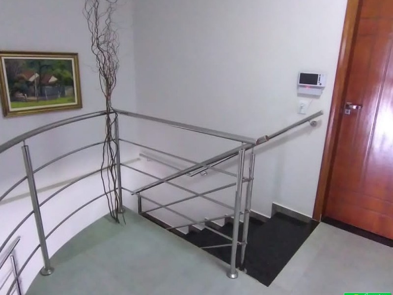 SOBRADO COM LINDA VISTA