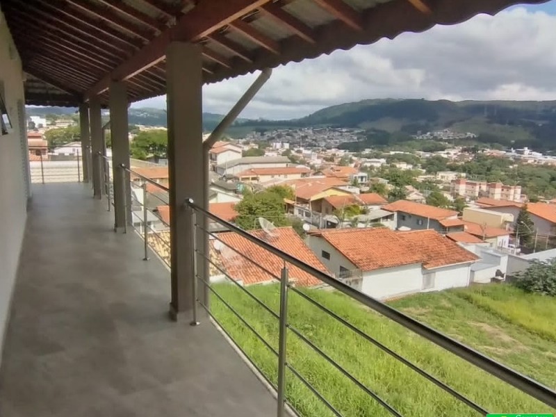 SOBRADO COM LINDA VISTA