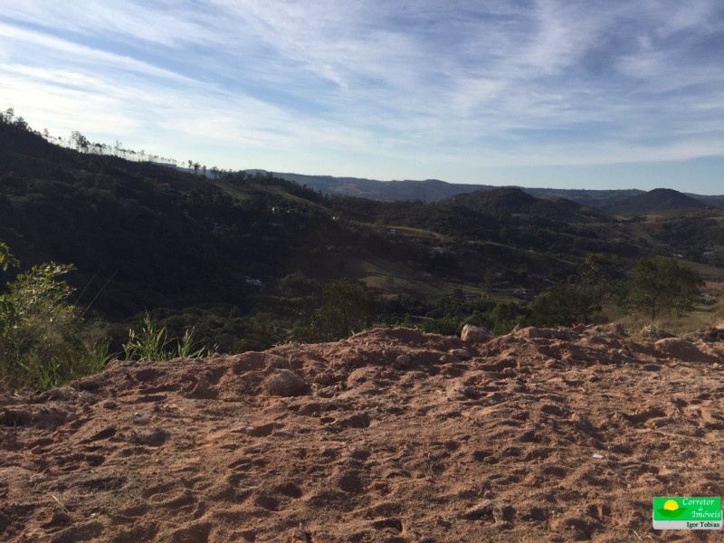 SITIO A 1 KM DA CIDADE