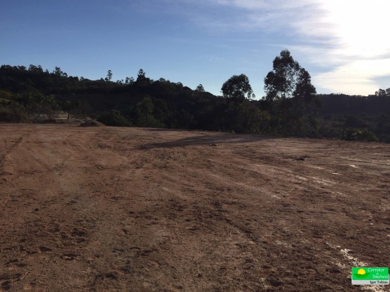 SITIO A 1 KM DA CIDADE