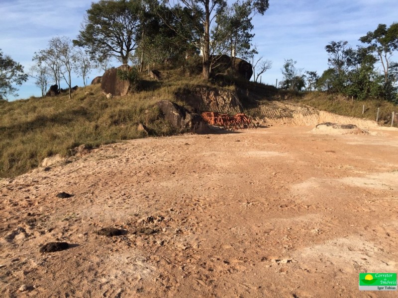 SITIO A 1 KM DA CIDADE