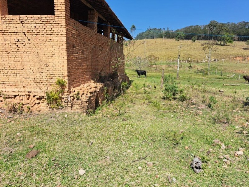 SITIO C/ ÁGUA