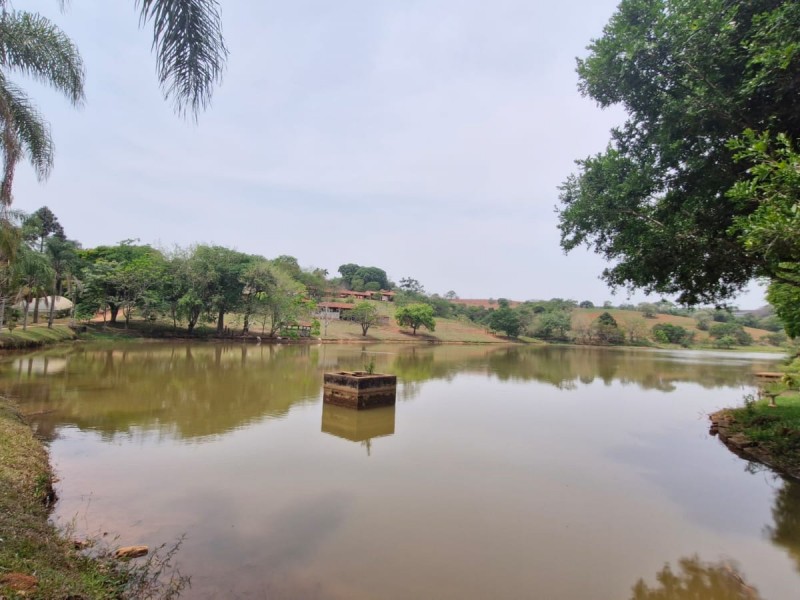 LINDA ÁREA RURAL + REPRESA