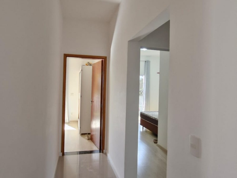 LINDA CASA CONDOMINIO FECHADO