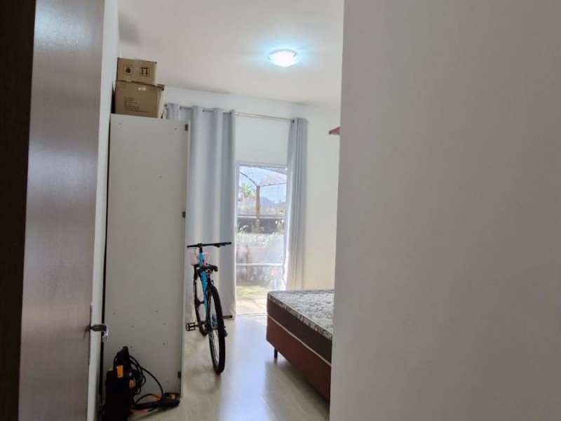 LINDA CASA CONDOMINIO FECHADO
