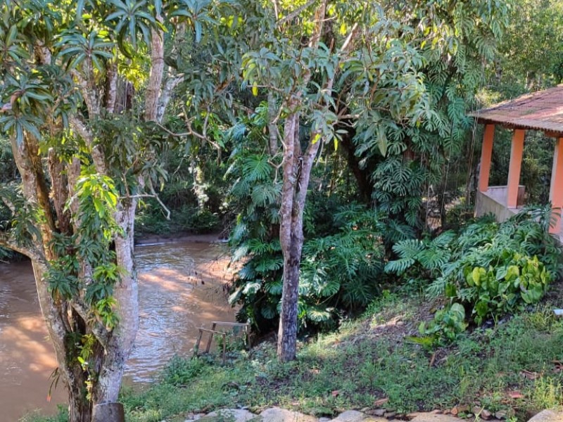 CHÁCARA ACONCHEGANTE MARGEIA RIO