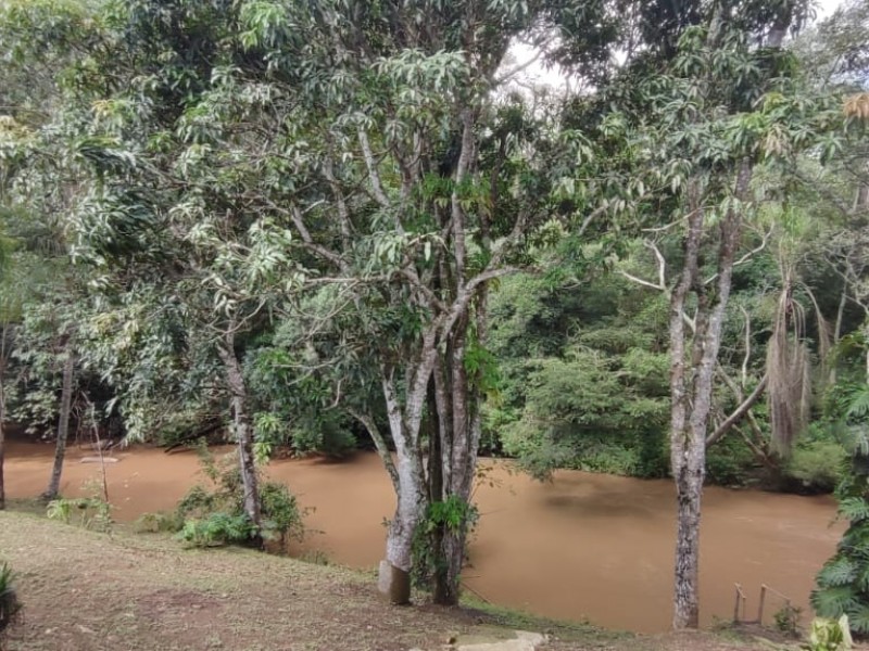 CHÁCARA ACONCHEGANTE MARGEIA RIO