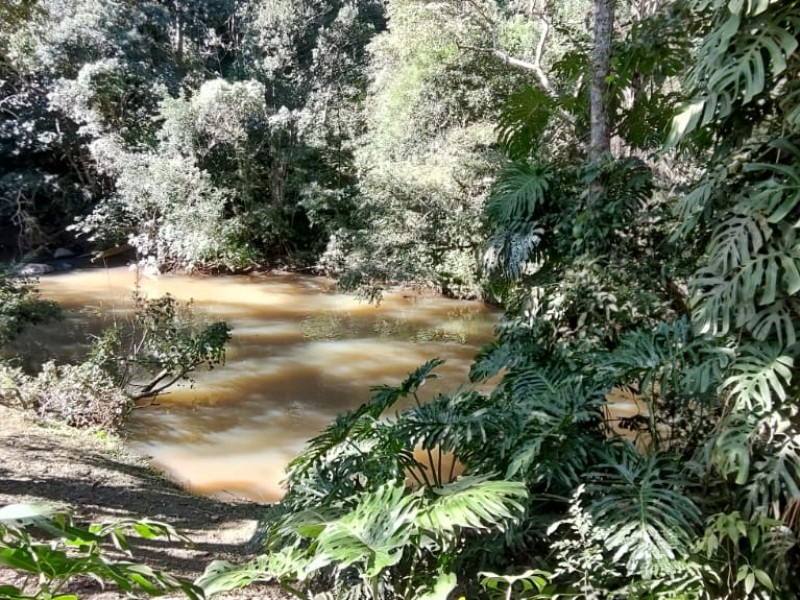 CHÁCARA ACONCHEGANTE MARGEIA RIO