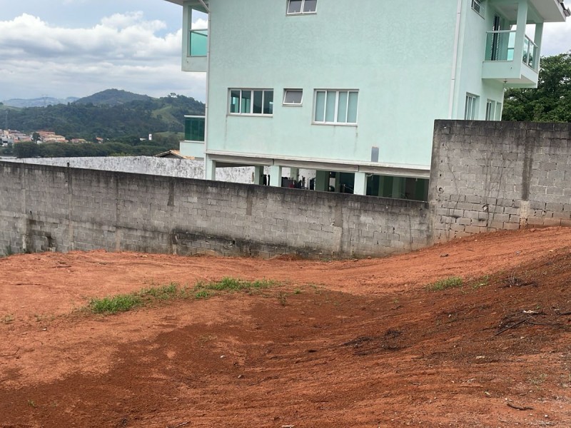 TERRENO ÁREA NOBRE 