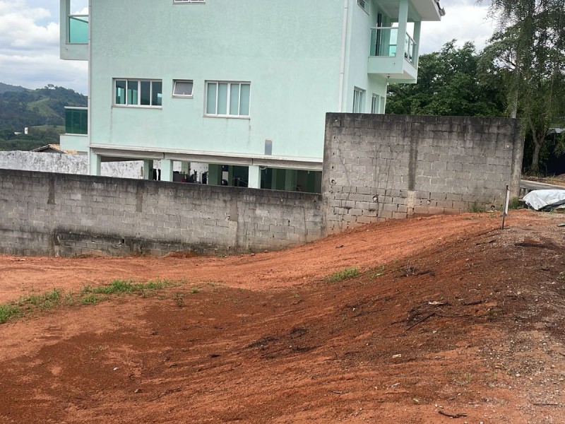 TERRENO ÁREA NOBRE 