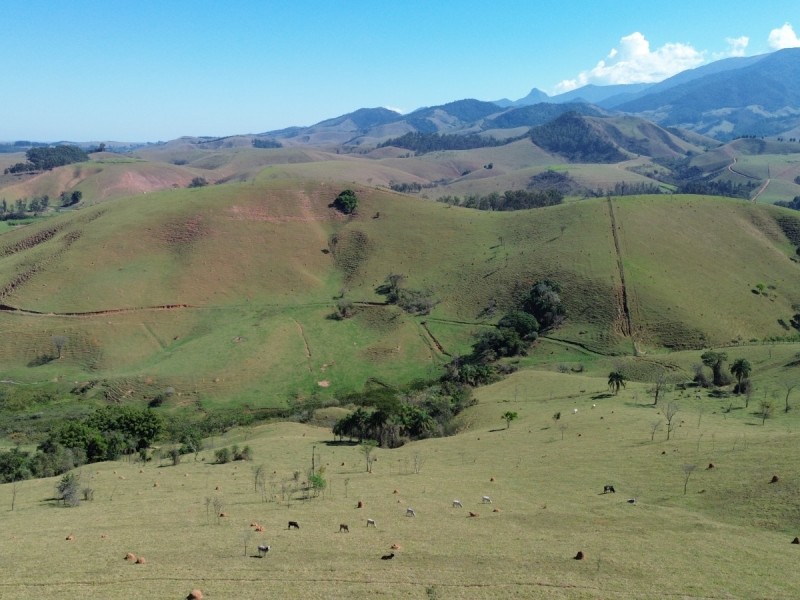 LINDA ÁREA RURAL NUA