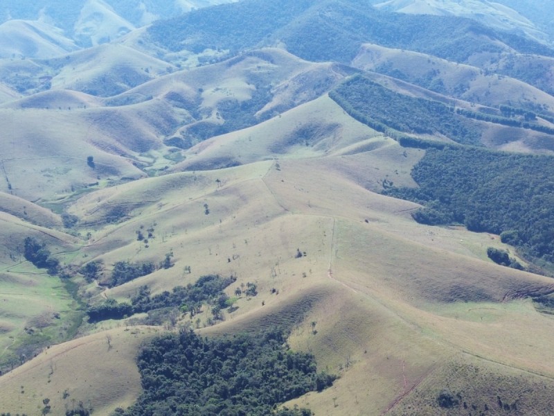 LINDA ÁREA RURAL NUA