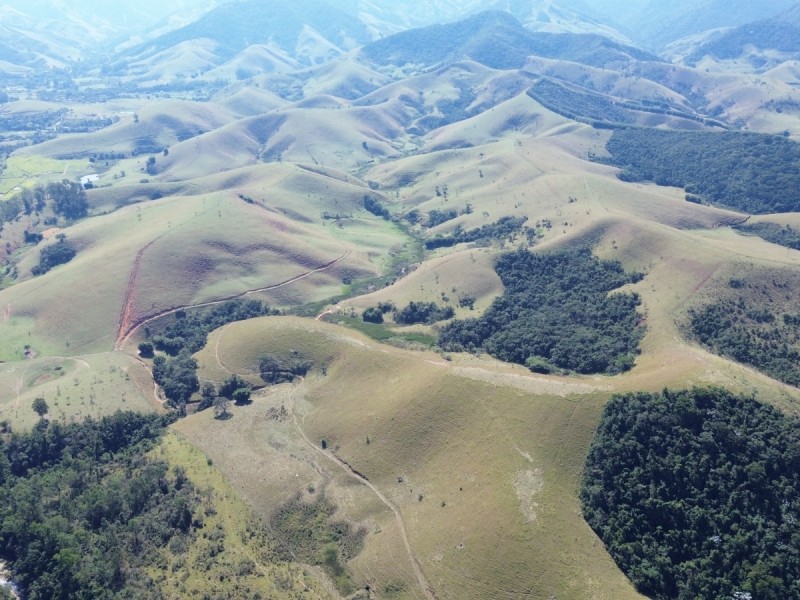 LINDA ÁREA RURAL NUA