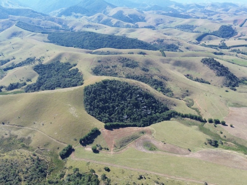 LINDA ÁREA RURAL NUA
